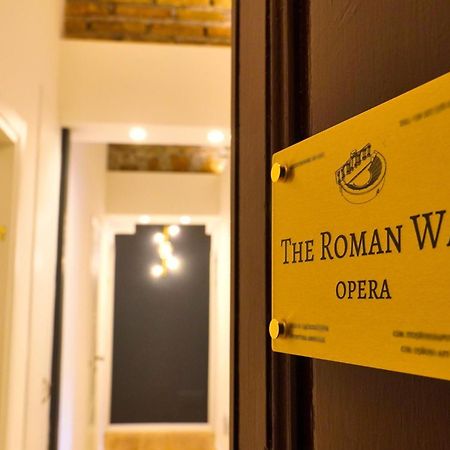 The Roman Way Opera Exteriör bild